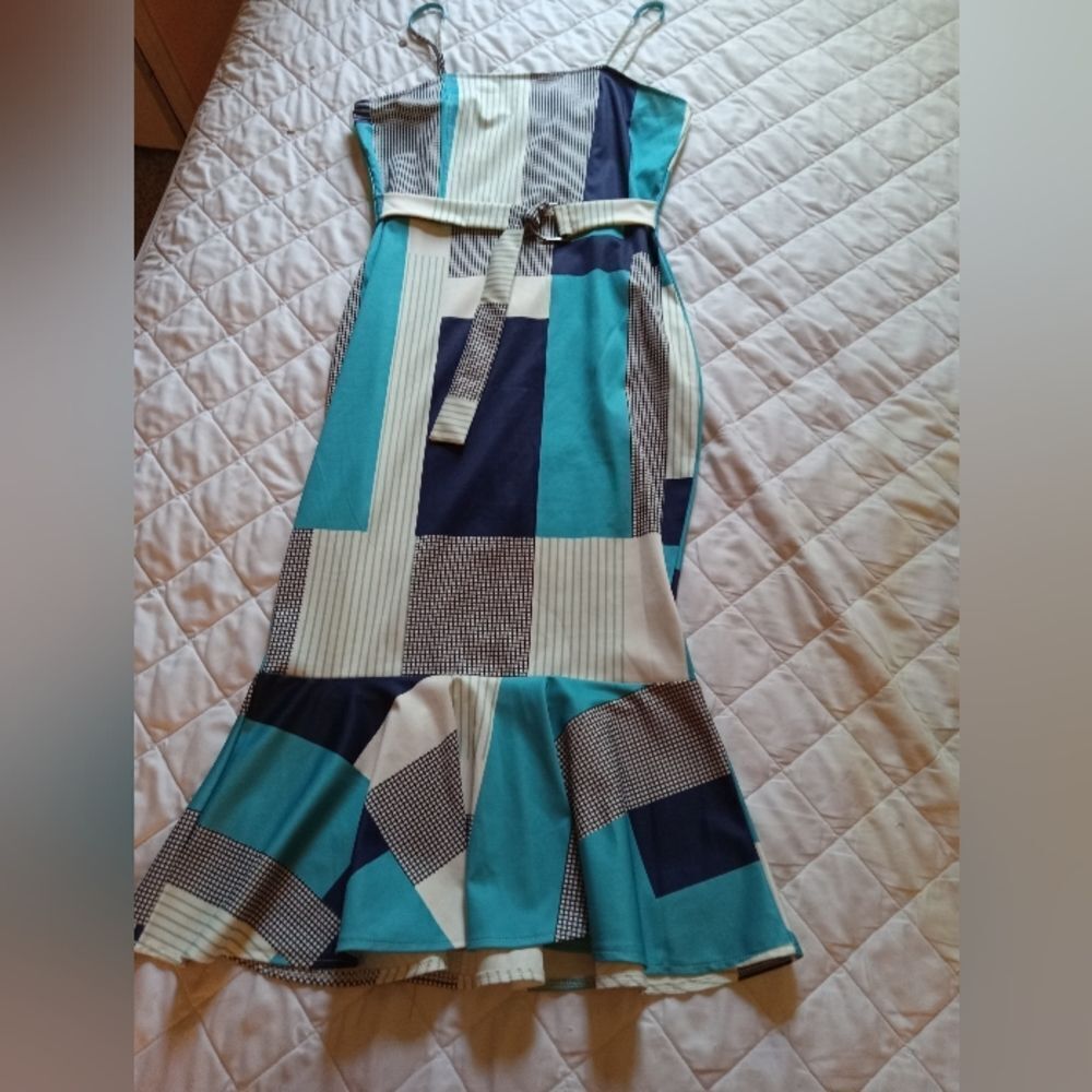 Color Block Strappy Mermaid Dress - Picture 6 of 8